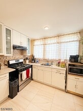 28 Rossiter Ave in Paterson, NJ - Building Photo - Building Photo