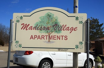 Madison Village Apartments in Bartlesville, OK - Building Photo - Building Photo