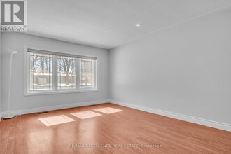 234 Erb St E in Waterloo, ON - Building Photo - Building Photo