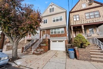 77 W 17th St in Bayonne, NJ - Building Photo - Building Photo