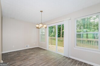 3355 Luxembourg Cir in Decatur, GA - Foto de edificio - Building Photo