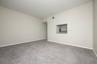 Lockerbie Flats in Indianapolis, IN - Building Photo - Interior Photo