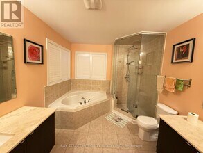 28 Carolina Rose Cres in Markham, ON - Building Photo - Building Photo