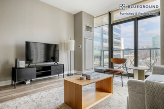 505 N State St, Unit FL32-ID1007 in Chicago, IL - Foto de edificio - Building Photo