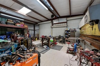 21511 State Hwy 71 in Spicewood, TX - Building Photo - Building Photo