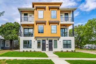 3210 Forest Park Blvd in Fort Worth, TX - Building Photo - Building Photo