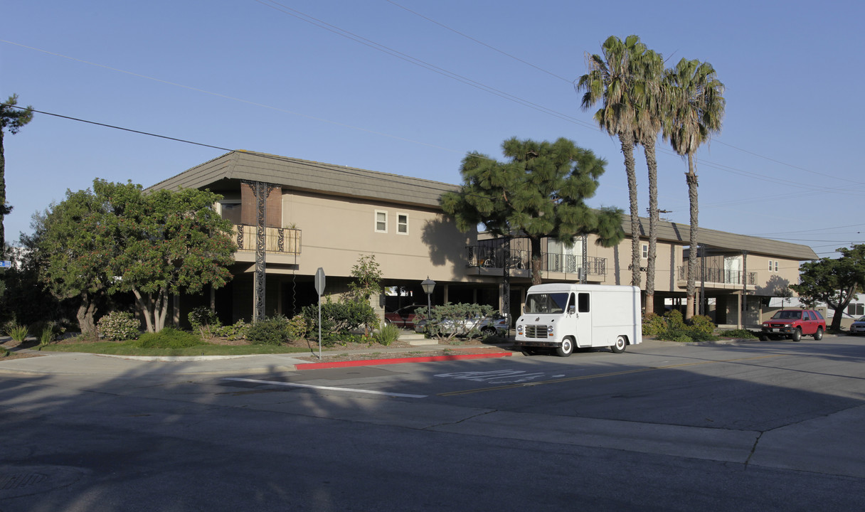 1975 Parsons St in Costa Mesa, CA - Foto de edificio