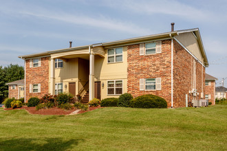 Greenhaven Apartments ALL UTILITIES PAID! in Bowling Green, KY - Building Photo - Building Photo