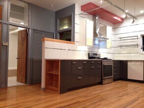 1164 S Darien St, Unit 2nd Flr. in Philadelphia, PA - Building Photo - Building Photo