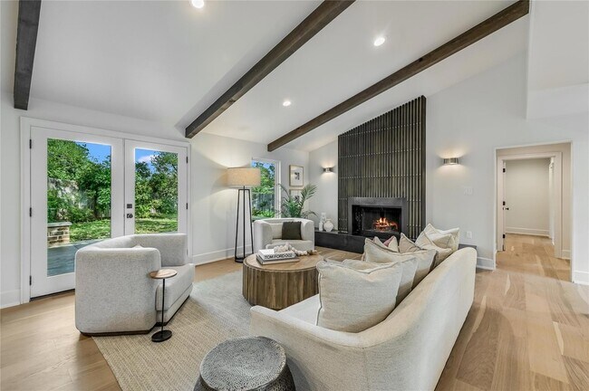 201 Westwood Terrace in West Lake Hills, TX - Foto de edificio - Building Photo