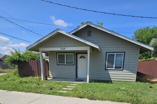 1310 East St in Corning, CA - Building Photo
