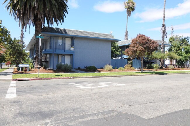 409 Taylor St in Fairfield, CA - Foto de edificio - Building Photo
