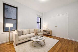 1270 First Avenue, Unit 2E in New York, NY - Building Photo