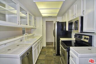 521 Montana Ave in Santa Monica, CA - Building Photo - Building Photo