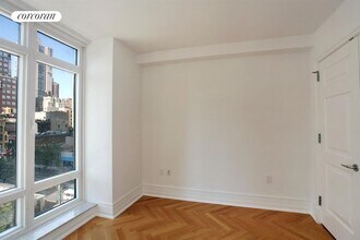 205 E 85th St in New York, NY - Building Photo - Building Photo