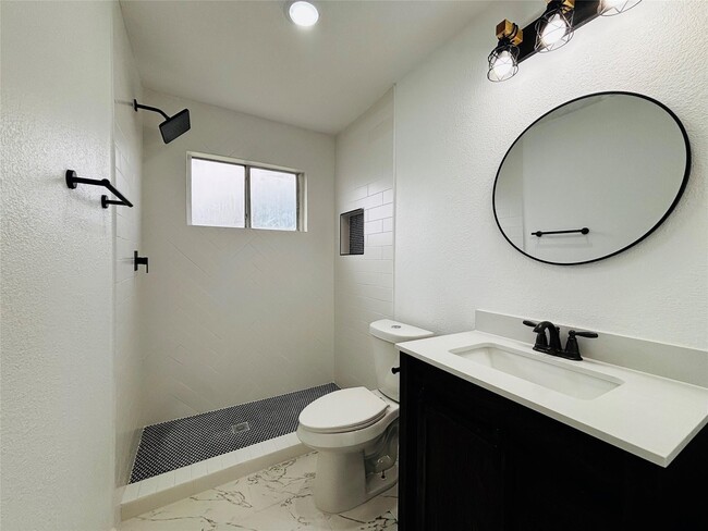 16246 Los Altos Dr