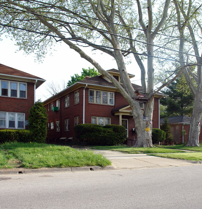 2017 Grant Ave in Cuyahoga Falls, OH - Building Photo - Building Photo