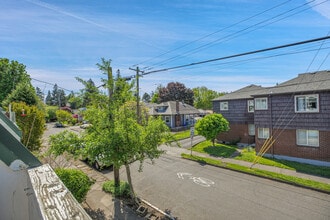Burnside East in Portland, OR - Building Photo - Building Photo