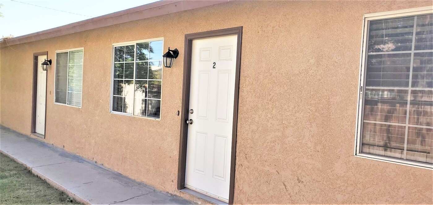 938 Fourth St in Calexico, CA - Building Photo