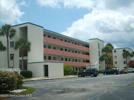 2467 S Washington Ave in Titusville, FL - Building Photo