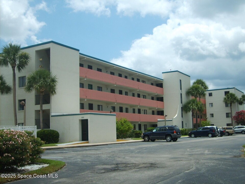 2467 S Washington Ave in Titusville, FL - Building Photo