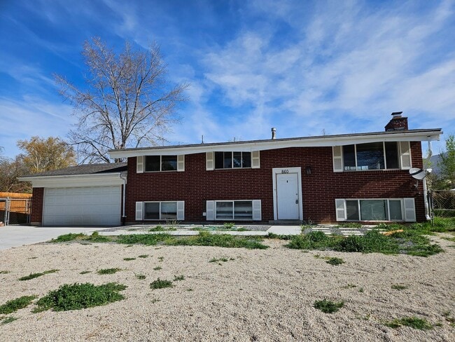 860 Maplewood Cir in Layton, UT - Building Photo - Building Photo