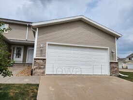 147 Alydar Dr in North Liberty, IA - Building Photo