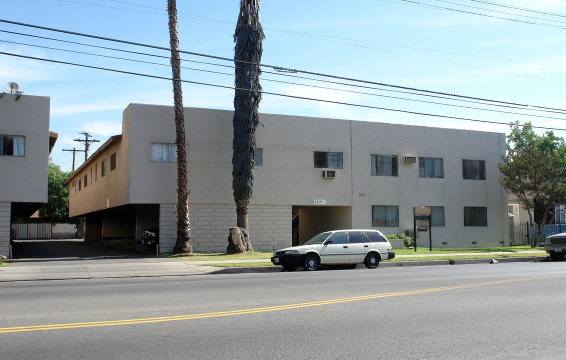 12211 Vanowen St in North Hollywood, CA - Building Photo