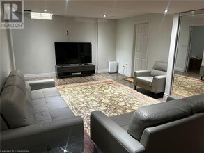 381 Crerar Dr in Hamilton, ON - Building Photo - Building Photo