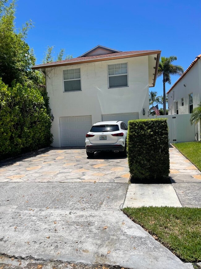 property at 310 Almeria Rd