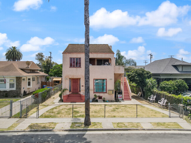 1366 W 37th Pl in Los Angeles, CA - Building Photo - Building Photo