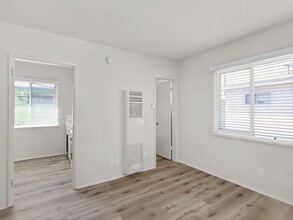 3653 Overland Avenue, in Los Angeles, CA - Building Photo - Interior Photo