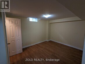 907 Catskill Dr in Oshawa, ON - Building Photo - Building Photo