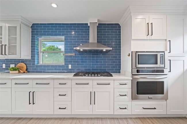 property at 9022 Quebec Dr