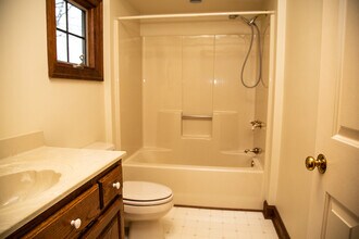 1033 Hobbs Rd in Virginia Beach, VA - Building Photo - Building Photo