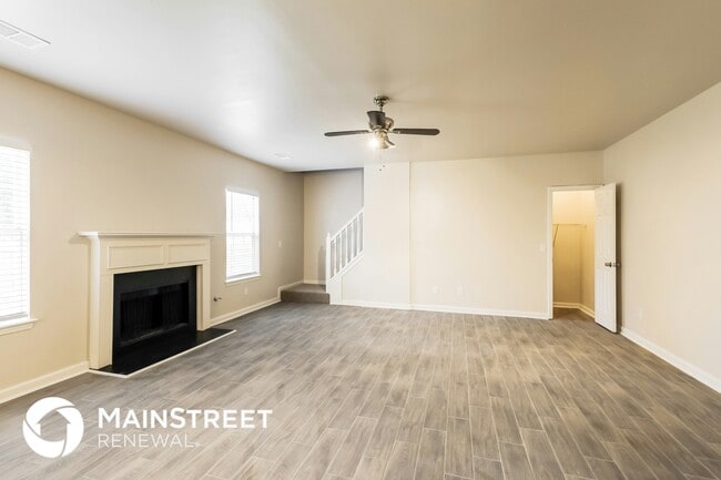 1562 Gunstock Ct in Hampton, GA - Foto de edificio - Building Photo