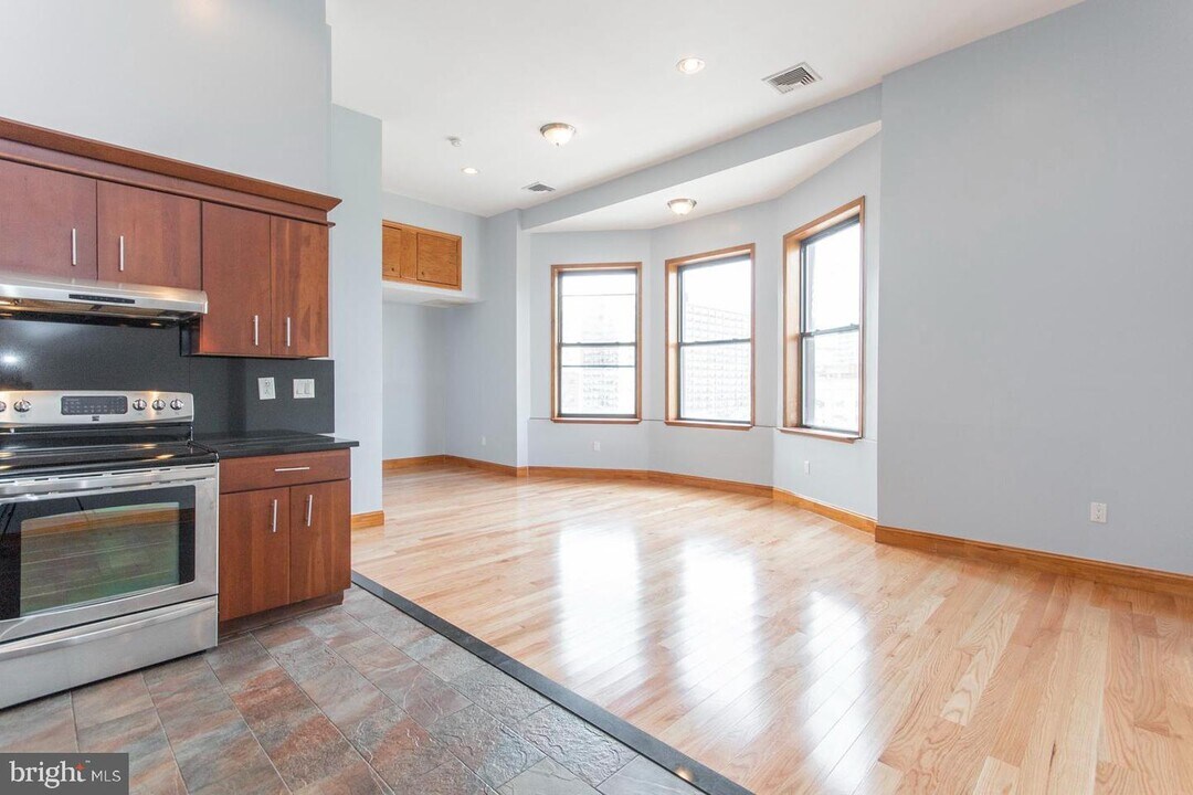 1338 W Girard Ave-Unit -3B in Philadelphia, PA - Foto de edificio