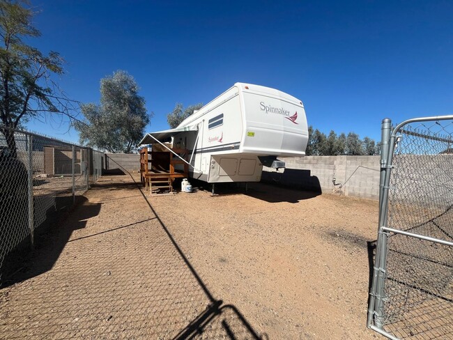 2833 W Louise Dr in Phoenix, AZ - Building Photo - Building Photo