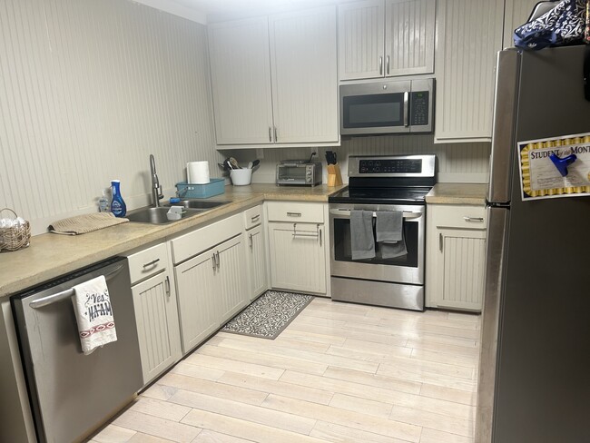 213 W 12th St, Unit 1 - 2 Bed 1 Bath in West Point, GA - Building Photo - Building Photo