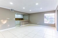 17600 NW 68th Ave, Unit B2005 in Hialeah, FL - Building Photo - Building Photo