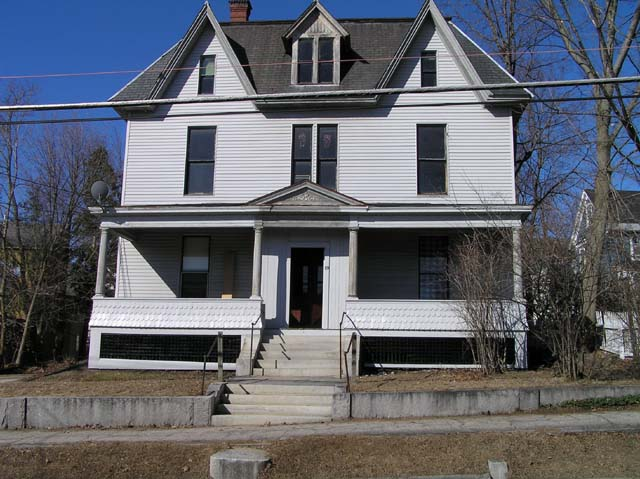 69 N Spring St in Concord, NH - Foto de edificio