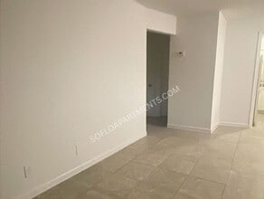 3600 Riverside Dr in Coral Springs, FL - Building Photo - Building Photo