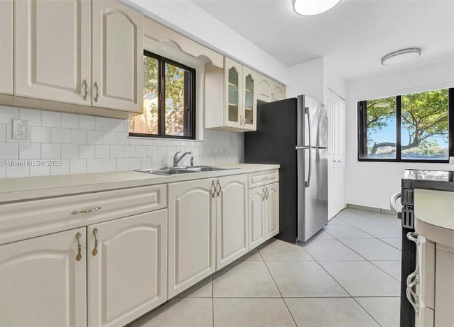 property at 15509 N Miami Lakeway