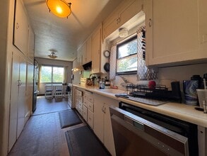 235 S Pine St in Susanville, CA - Building Photo - Building Photo