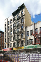 208 Grand St in New York, NY - Building Photo