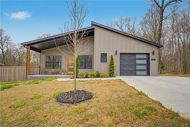 property at 20 Kentallen Ln