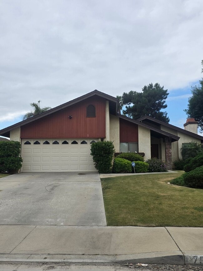 property at 7005 Iberia Ct