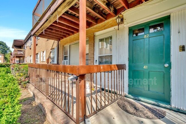 55 Gill Ln in Woodbridge Township, NJ - Building Photo - Building Photo