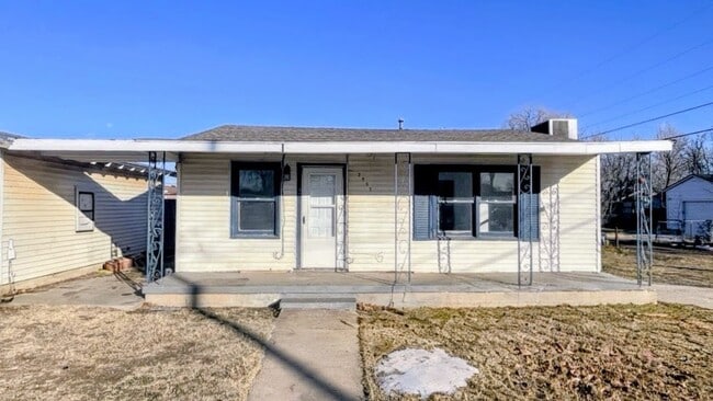 3702 Beaumont Ave in Snyder, TX - Building Photo - Building Photo