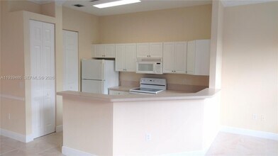 4404 SW 160th Ave in Miramar, FL - Building Photo - Building Photo